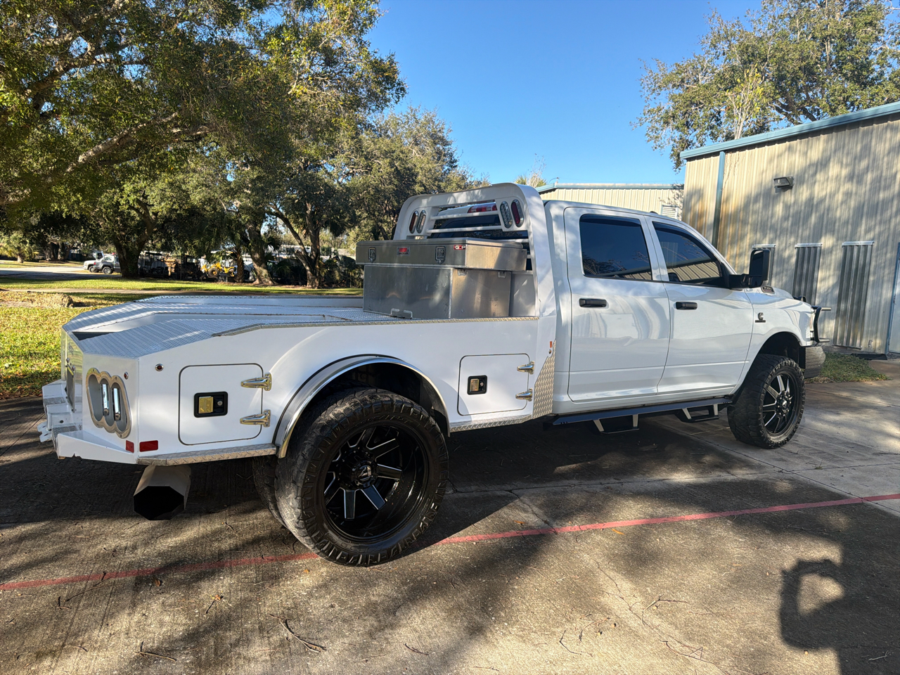 RAM 3500 Tradesman 4x4 Crew Cab 8' Box 2021