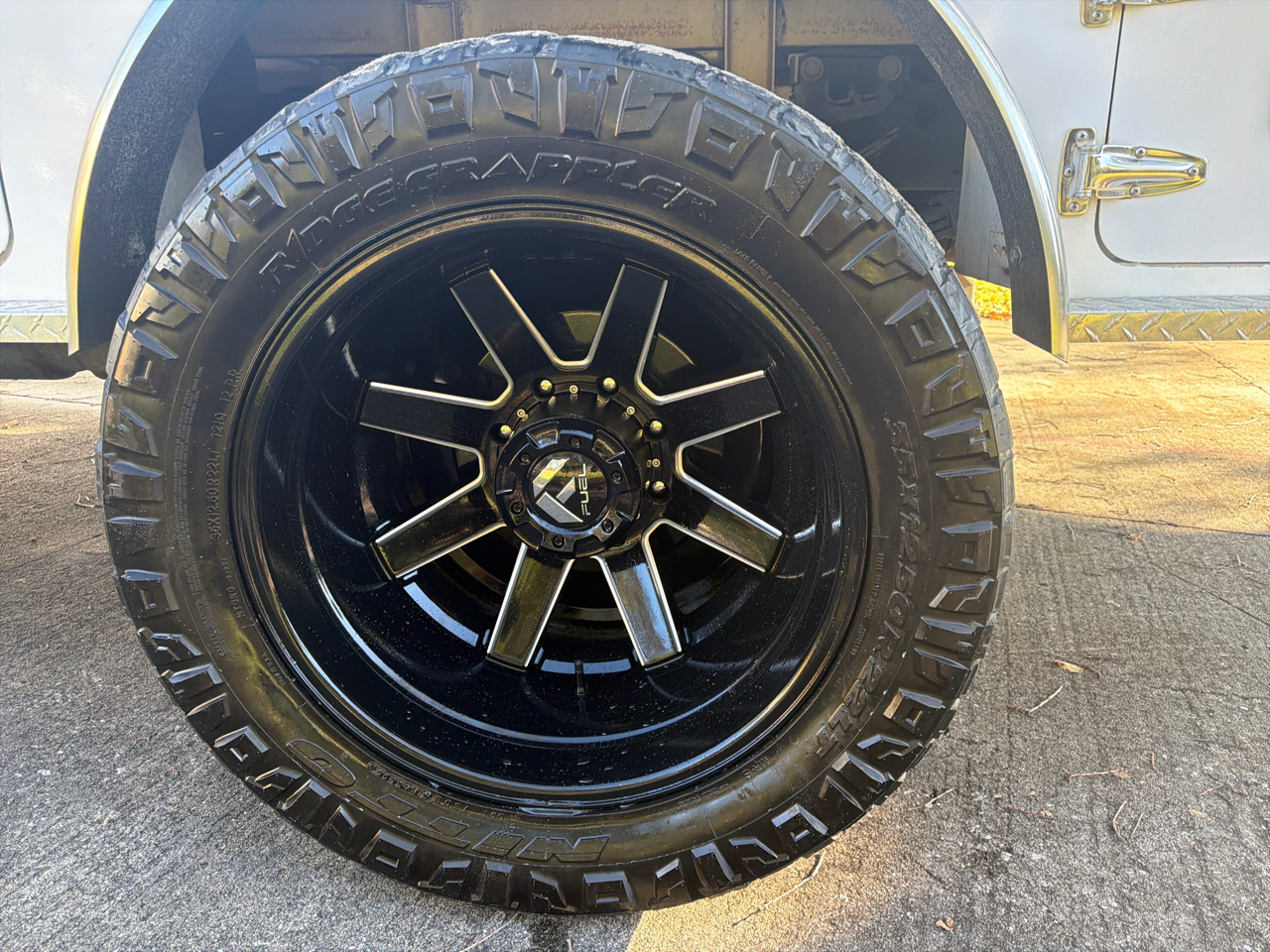 RAM 3500 Tradesman 4x4 Crew Cab 8' Box 2021