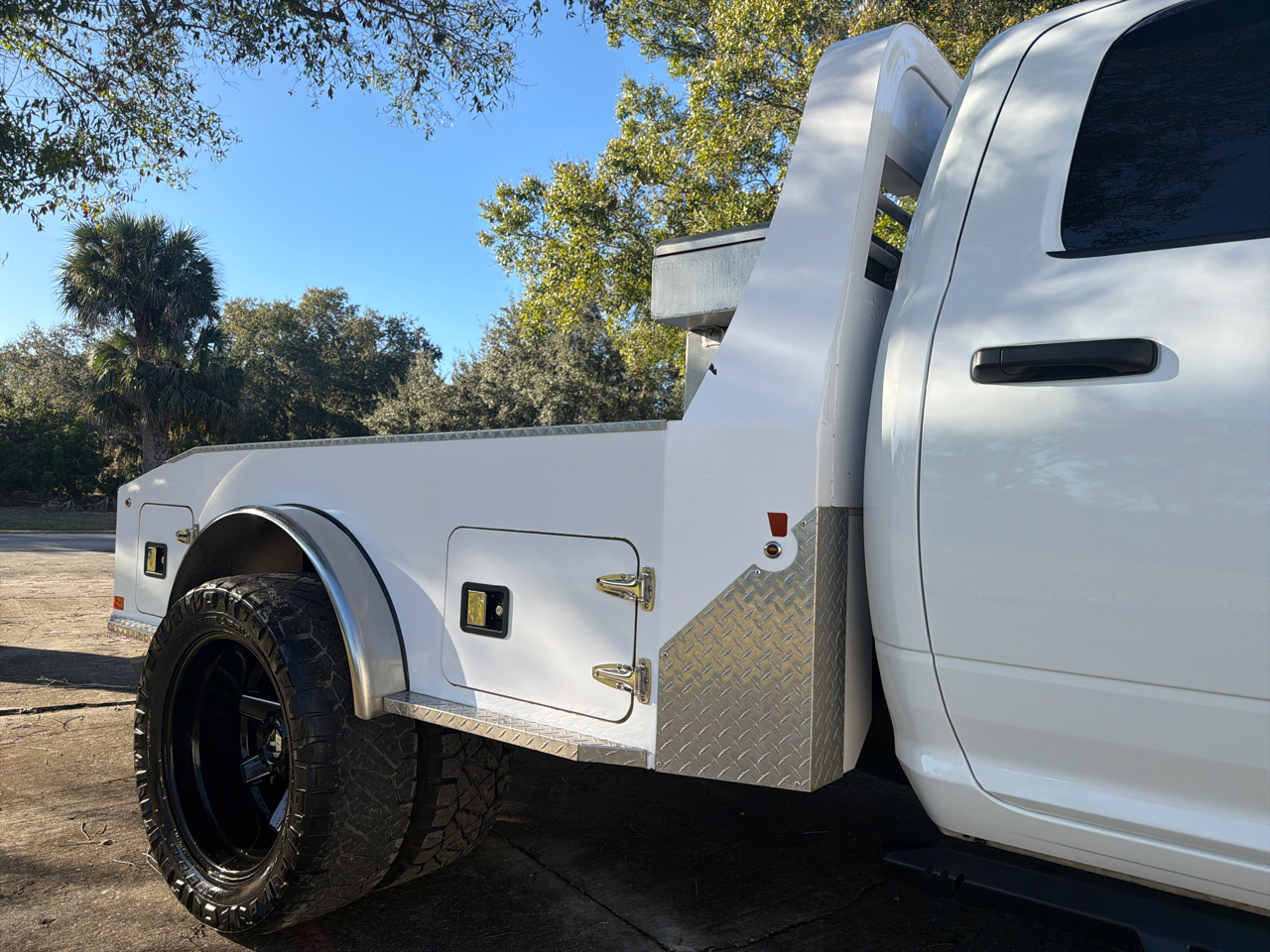 RAM 3500 Tradesman 4x4 Crew Cab 8' Box 2021