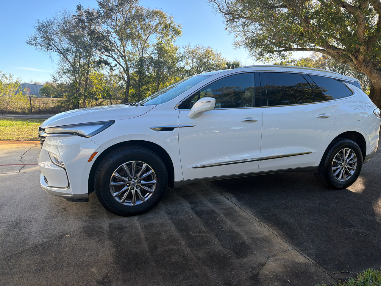 Buick Enclave FWD 4dr Essence 2022