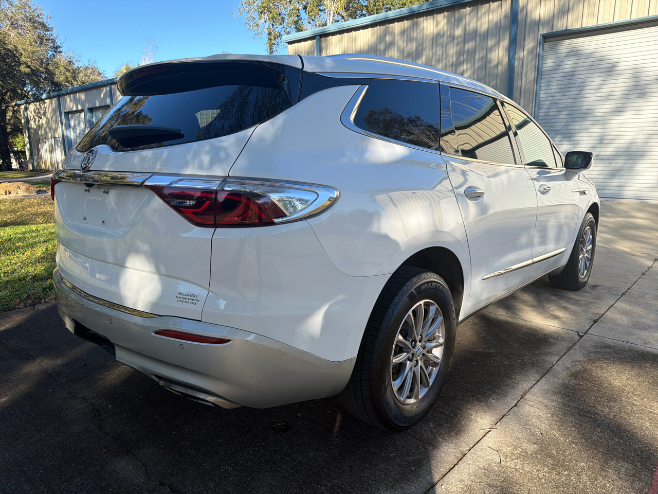 Buick Enclave FWD 4dr Essence 2022