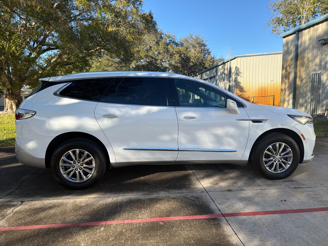 Buick Enclave FWD 4dr Essence 2022