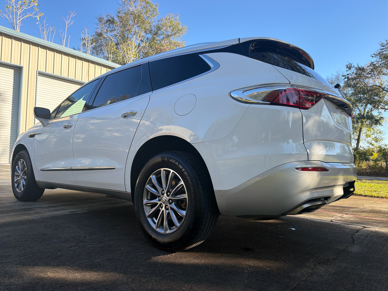 Buick Enclave FWD 4dr Essence 2022