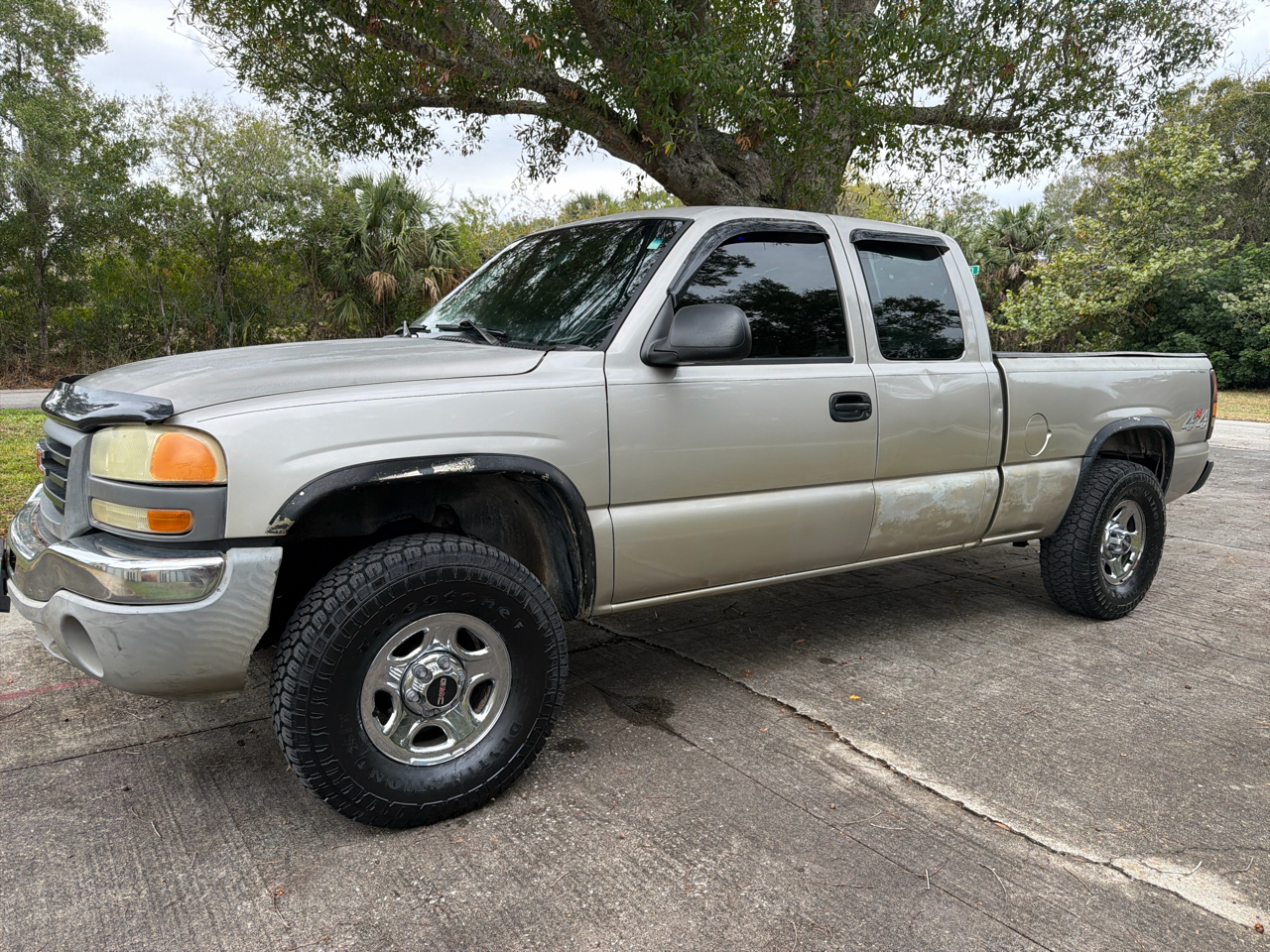 GMC Sierra 1500 Ext Cab 143.5" WB 4WD Work Truck 2004