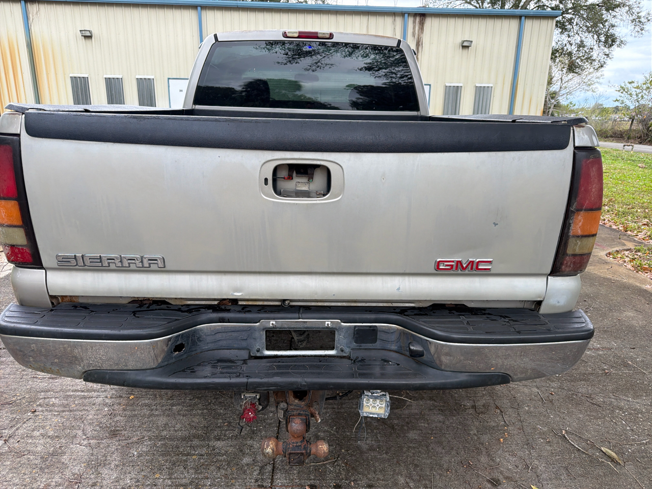 GMC Sierra 1500 Ext Cab 143.5" WB 4WD Work Truck 2004