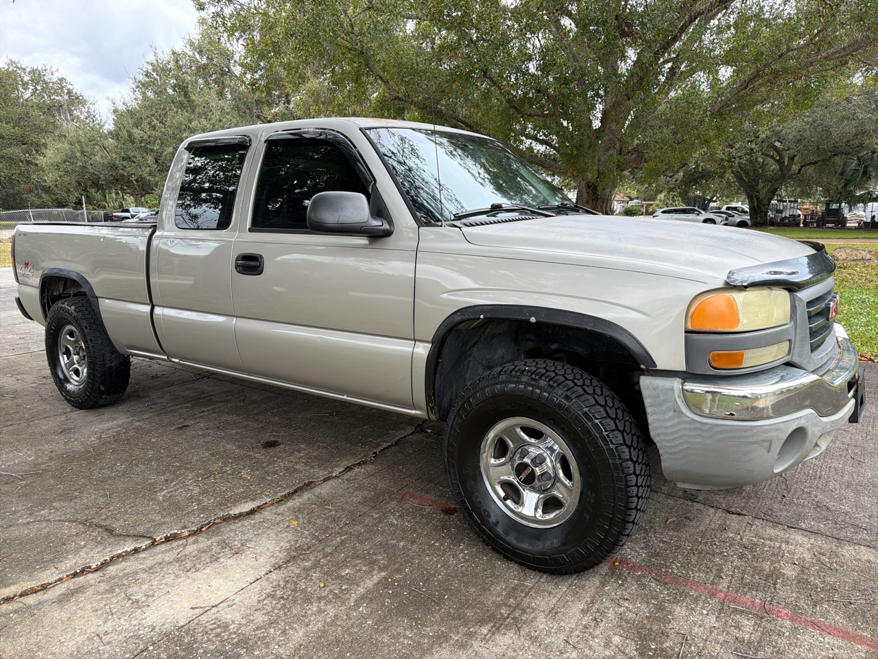 GMC Sierra 1500 Ext Cab 143.5" WB 4WD Work Truck 2004