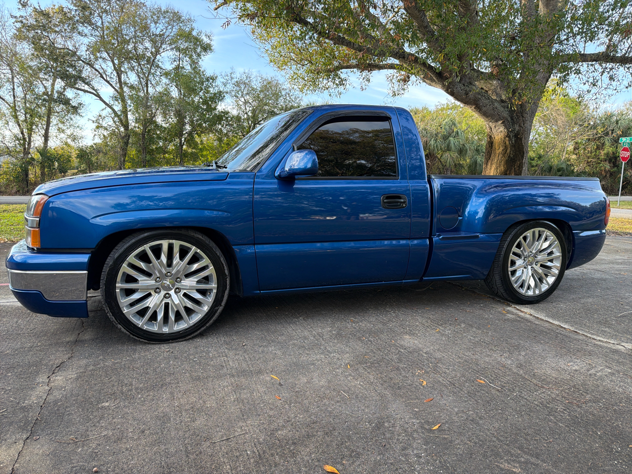 Chevrolet Silverado 1500 LS Short Bed 2WD 2003