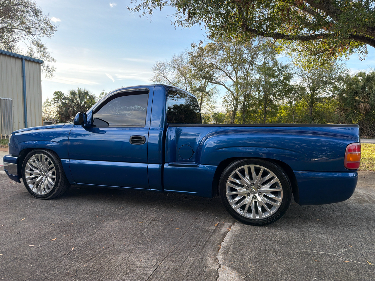 Chevrolet Silverado 1500 LS Short Bed 2WD 2003