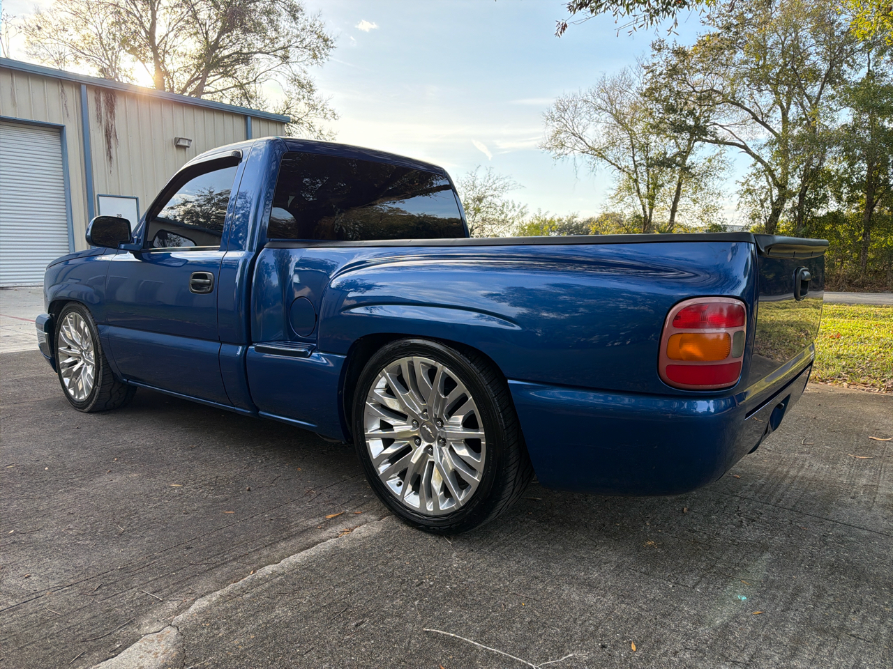 Chevrolet Silverado 1500 LS Short Bed 2WD 2003