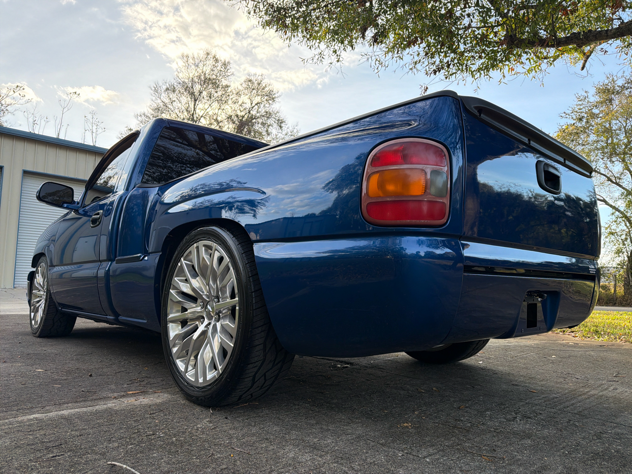 Chevrolet Silverado 1500 LS Short Bed 2WD 2003