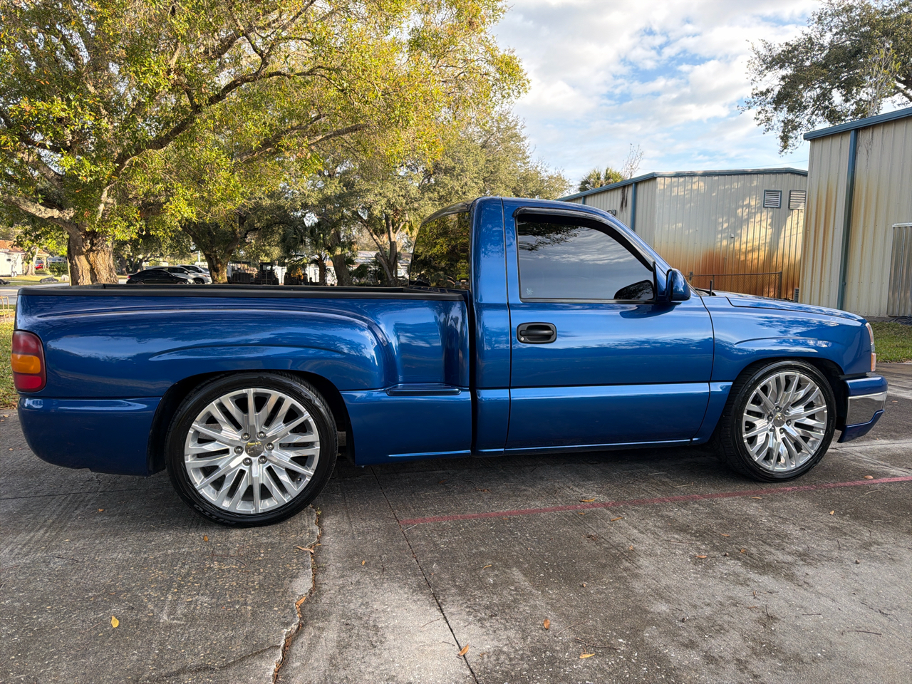 Chevrolet Silverado 1500 LS Short Bed 2WD 2003