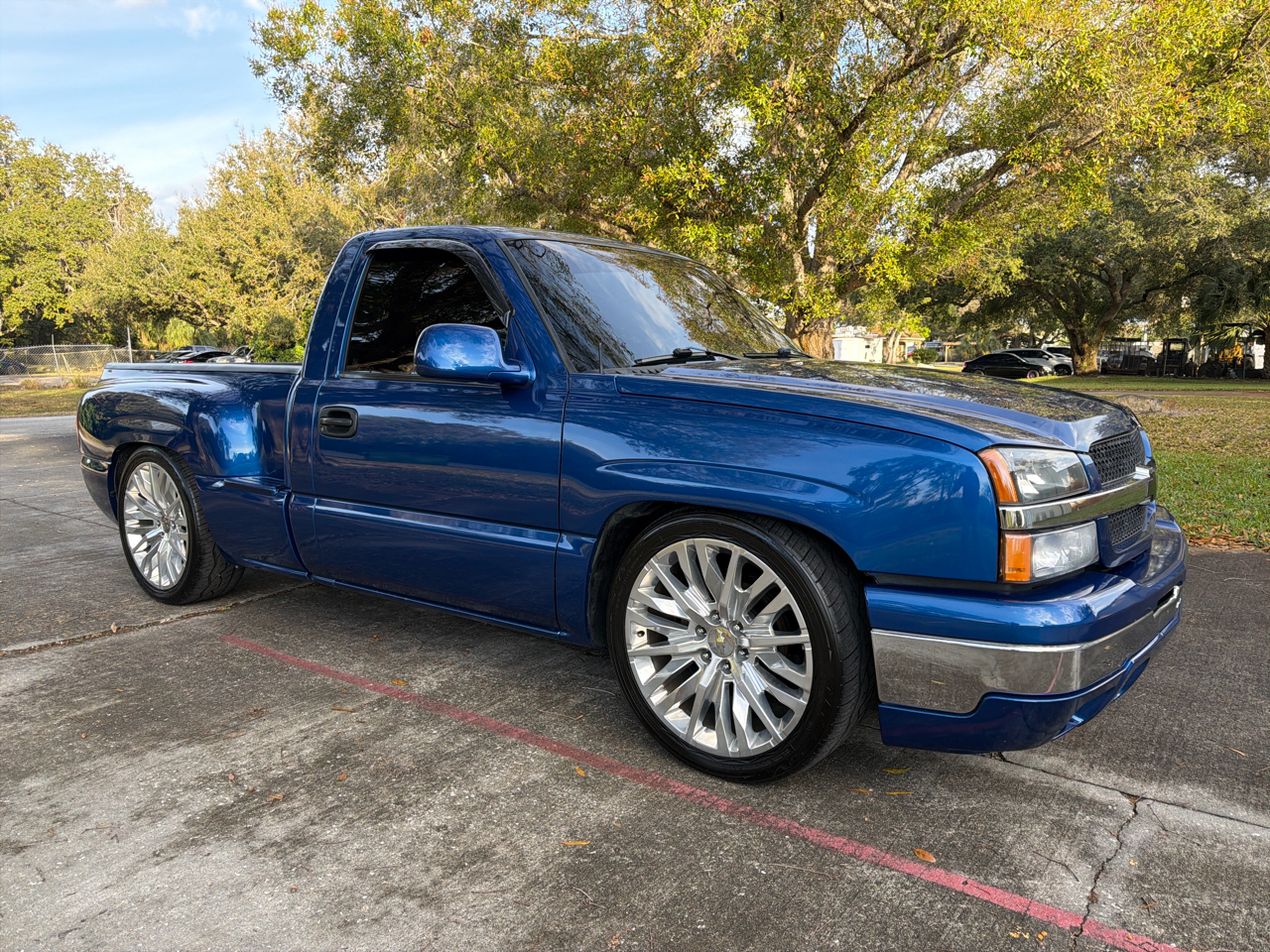 Chevrolet Silverado 1500 LS Short Bed 2WD 2003
