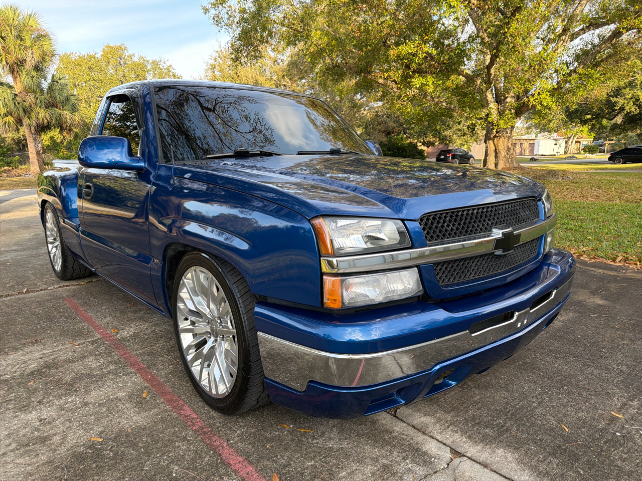Chevrolet Silverado 1500 LS Short Bed 2WD 2003