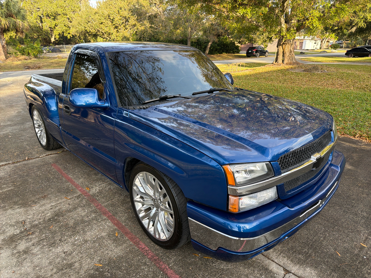 Chevrolet Silverado 1500 LS Short Bed 2WD 2003