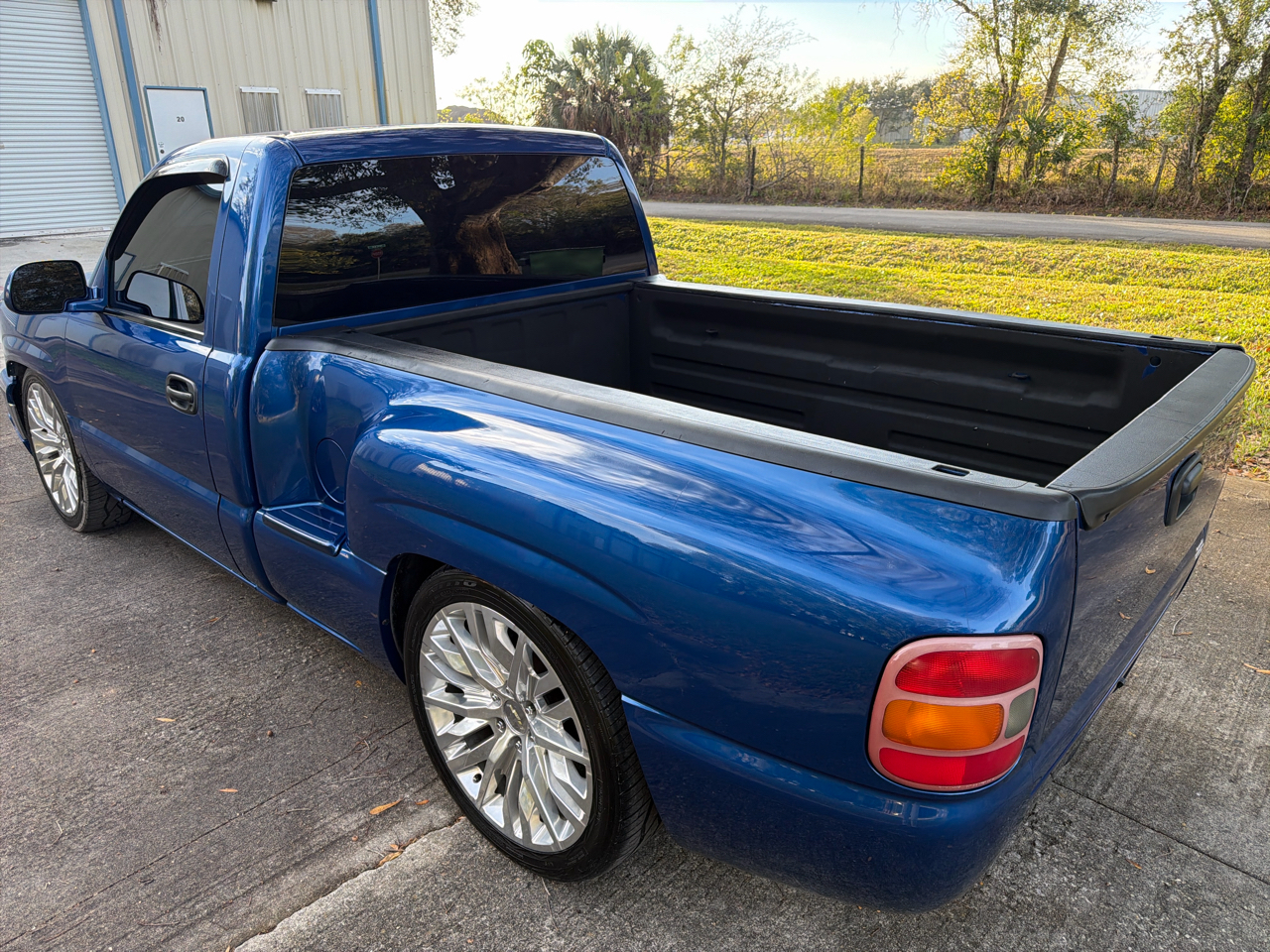 Chevrolet Silverado 1500 LS Short Bed 2WD 2003