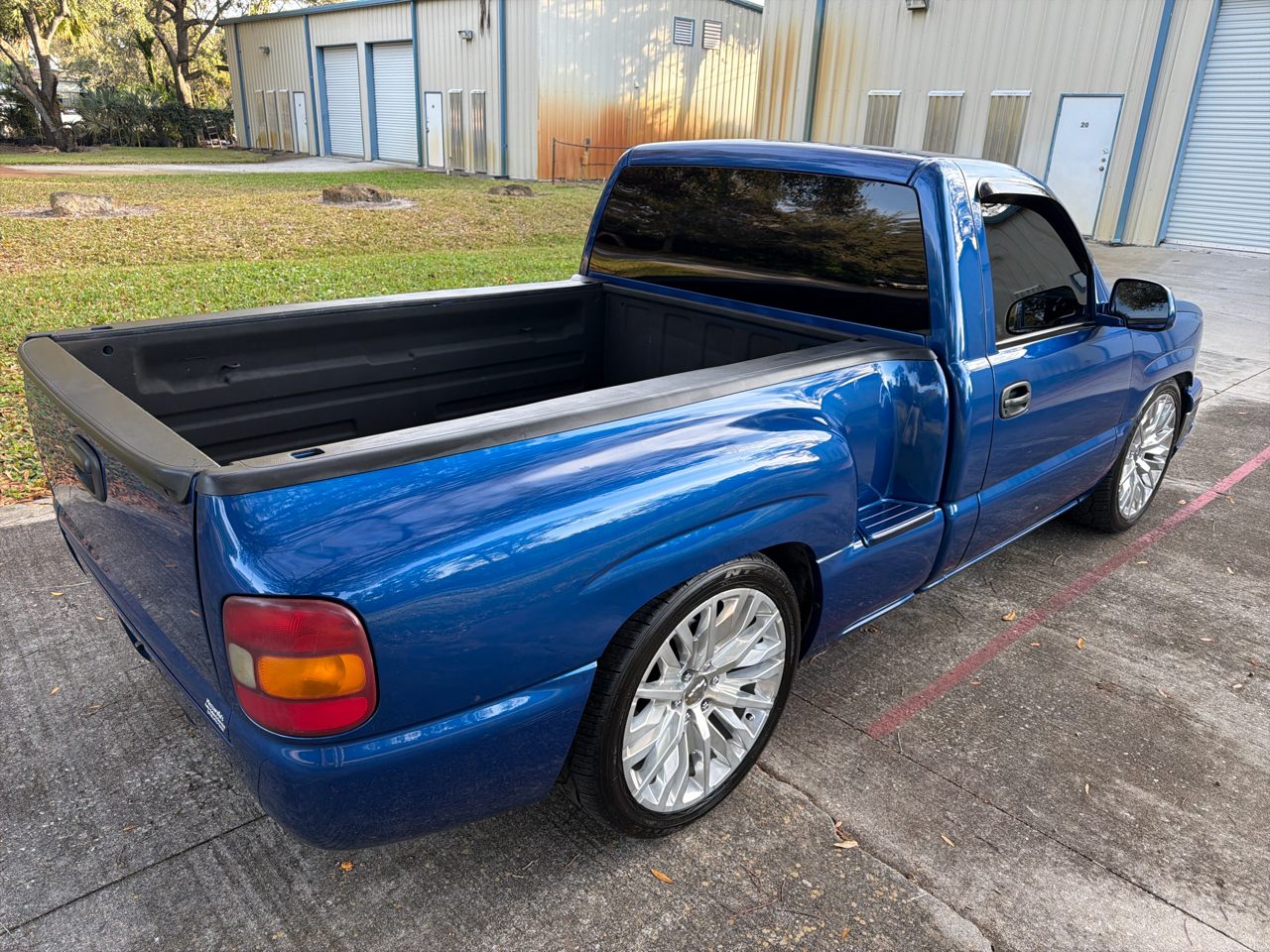 Chevrolet Silverado 1500 LS Short Bed 2WD 2003