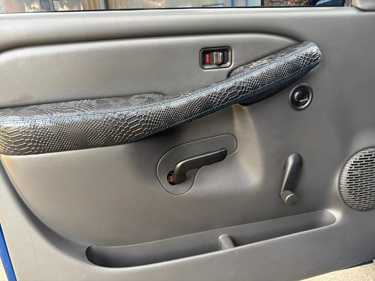 Chevrolet Silverado 1500 LS Short Bed 2WD 2003