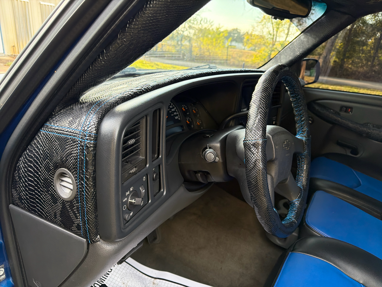 Chevrolet Silverado 1500 LS Short Bed 2WD 2003