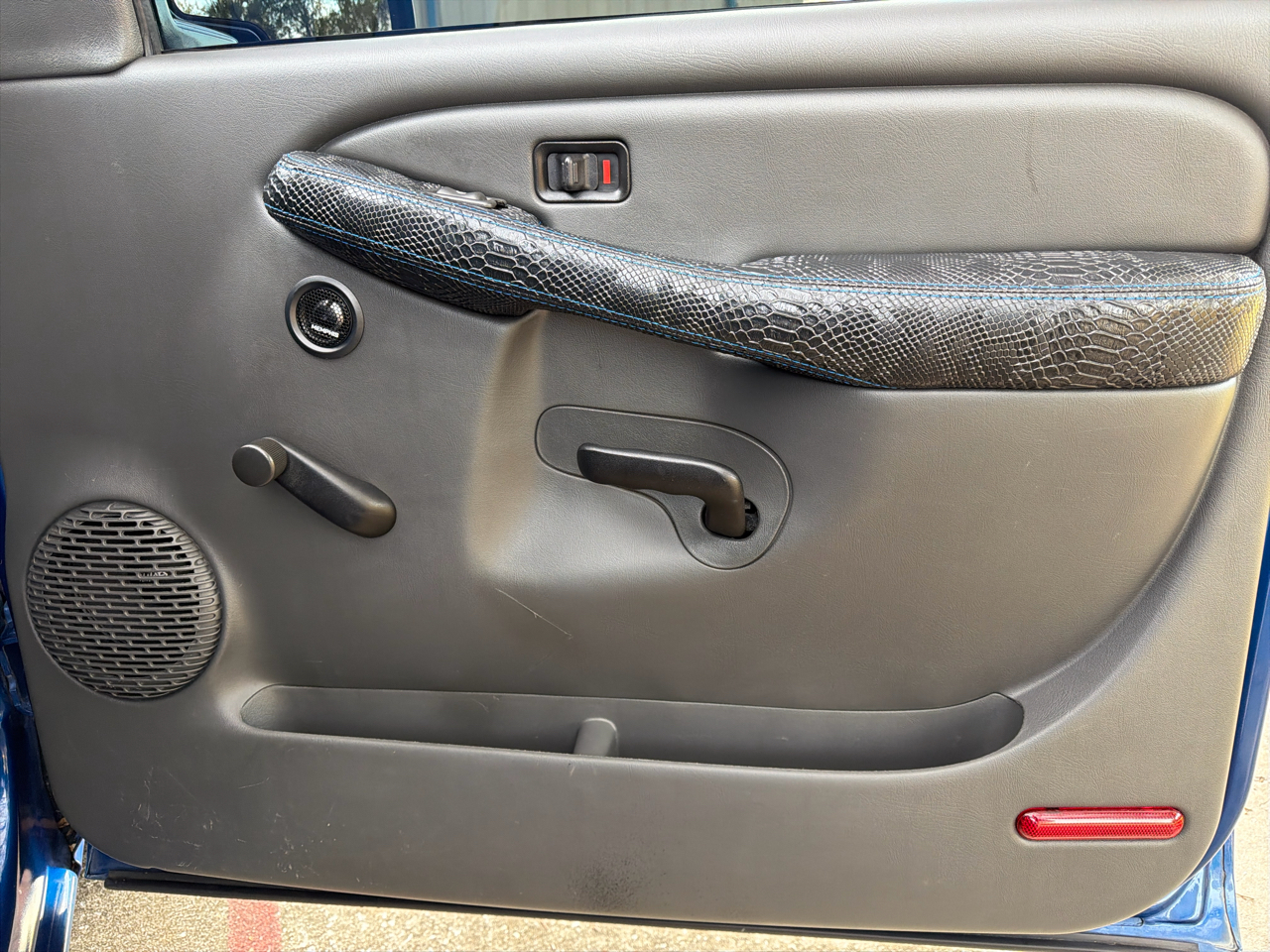 Chevrolet Silverado 1500 LS Short Bed 2WD 2003