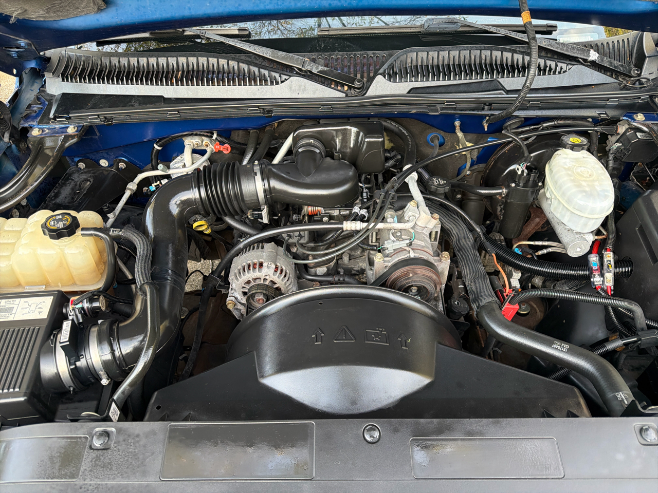 Chevrolet Silverado 1500 LS Short Bed 2WD 2003