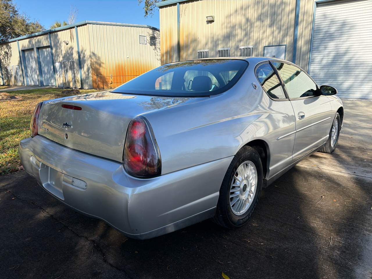 Chevrolet Monte Carlo 2dr Cpe LS 2000