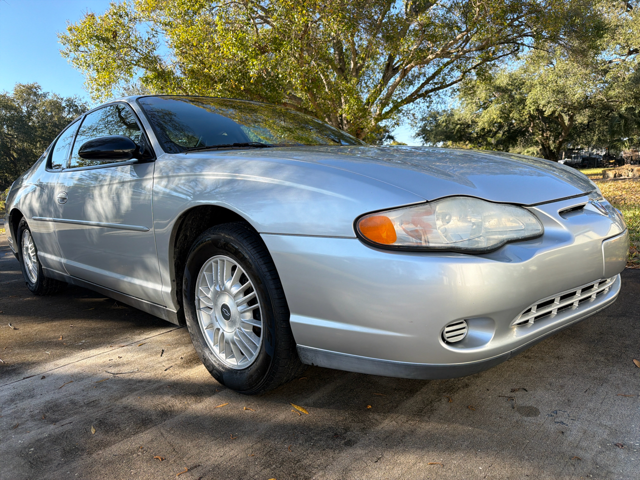 Chevrolet Monte Carlo 2dr Cpe LS 2000