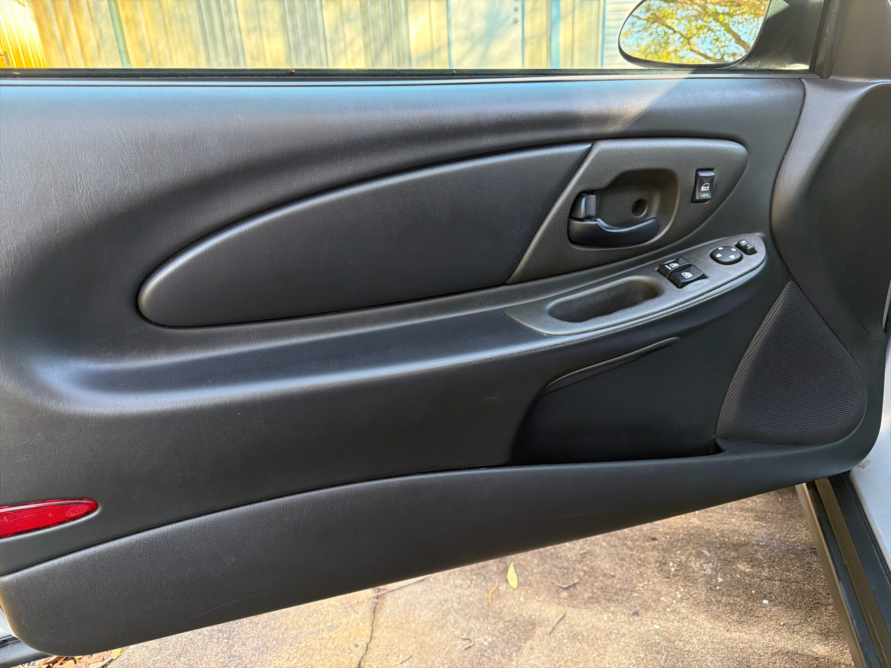 Chevrolet Monte Carlo 2dr Cpe LS 2000