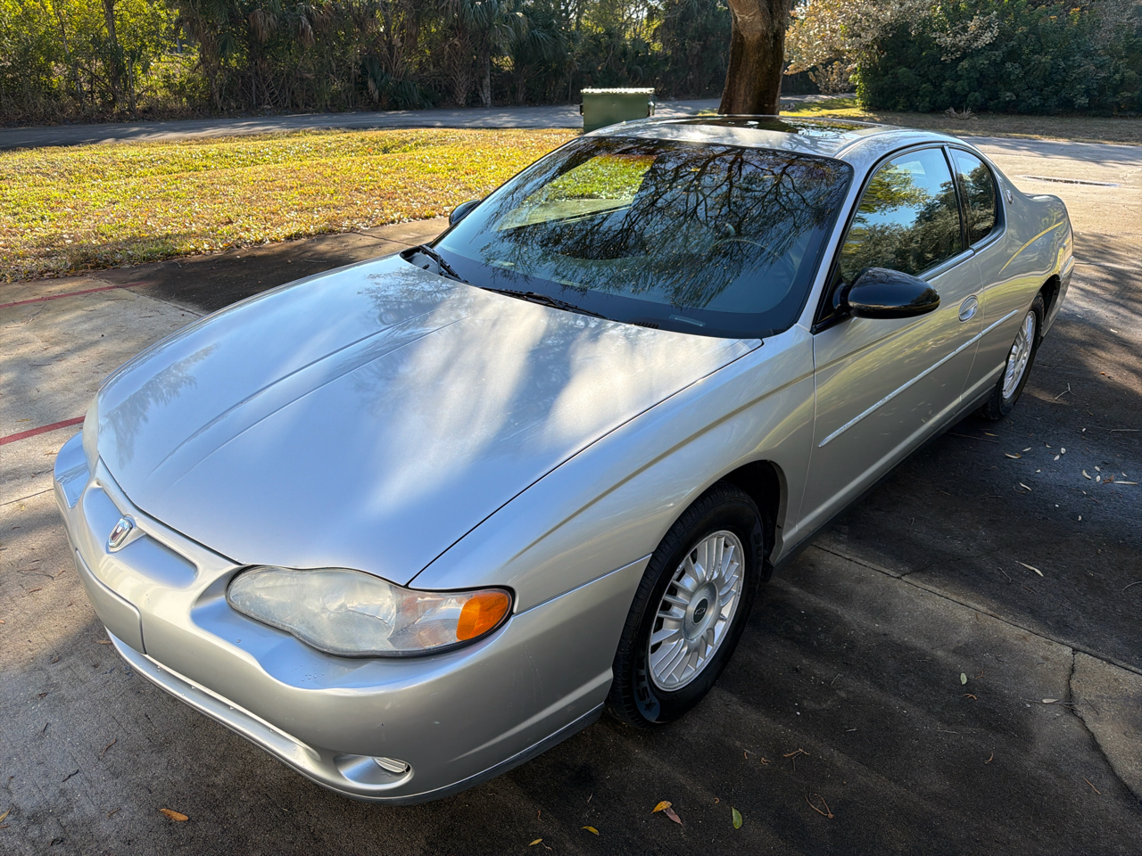 Chevrolet Monte Carlo 2dr Cpe LS 2000