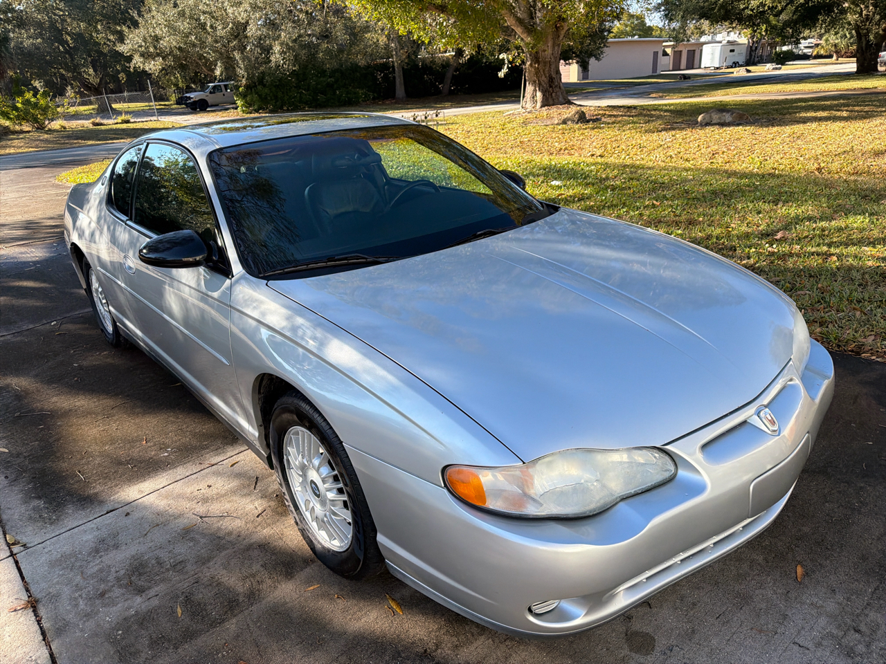 Chevrolet Monte Carlo 2dr Cpe LS 2000