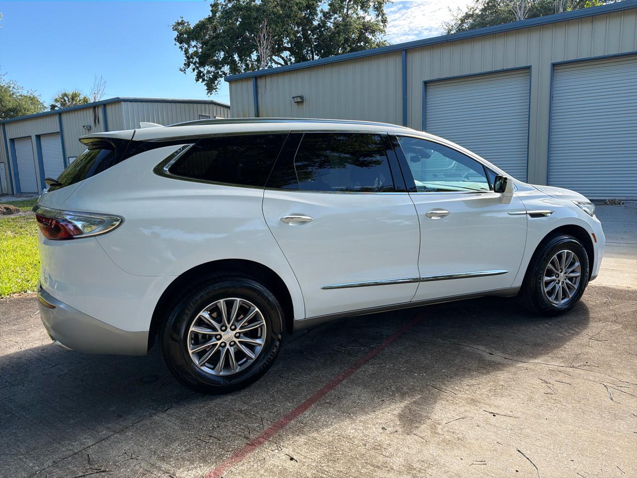Buick Enclave FWD 4dr Essence 2022