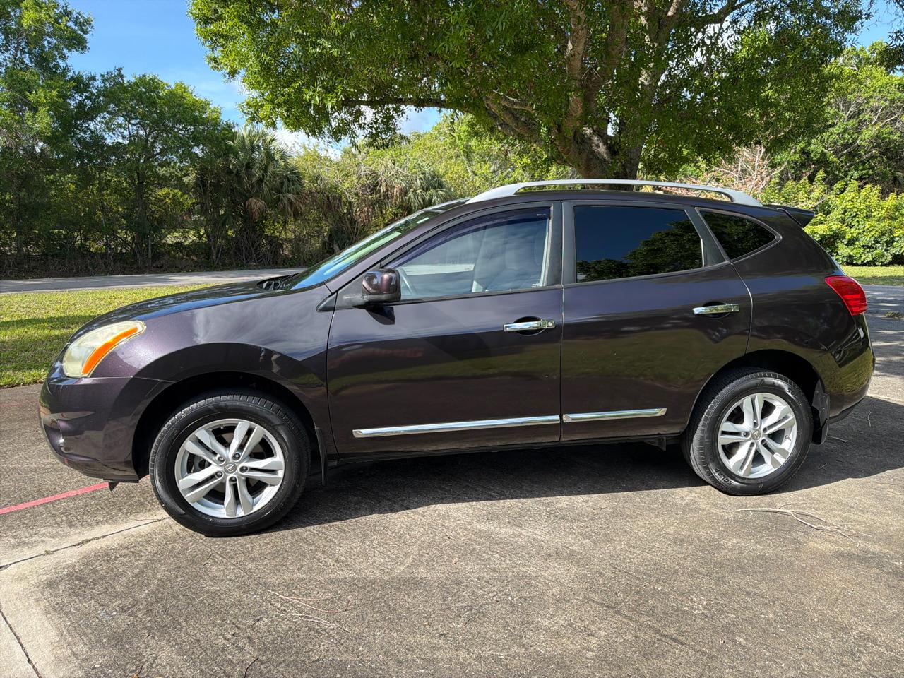 Nissan Rogue FWD 4dr SV 2013