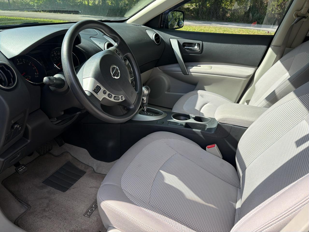 Nissan Rogue FWD 4dr SV 2013