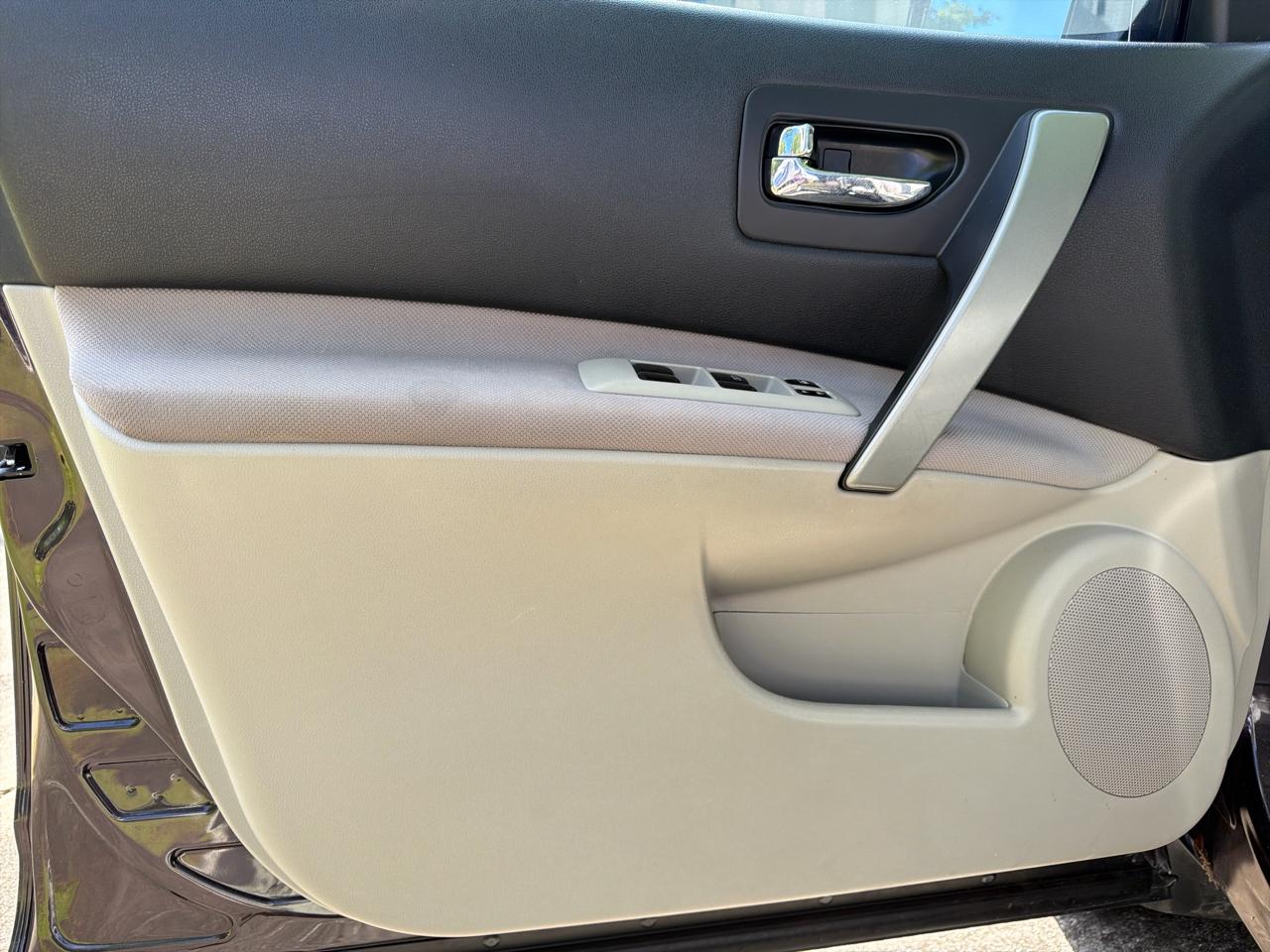 Nissan Rogue FWD 4dr SV 2013