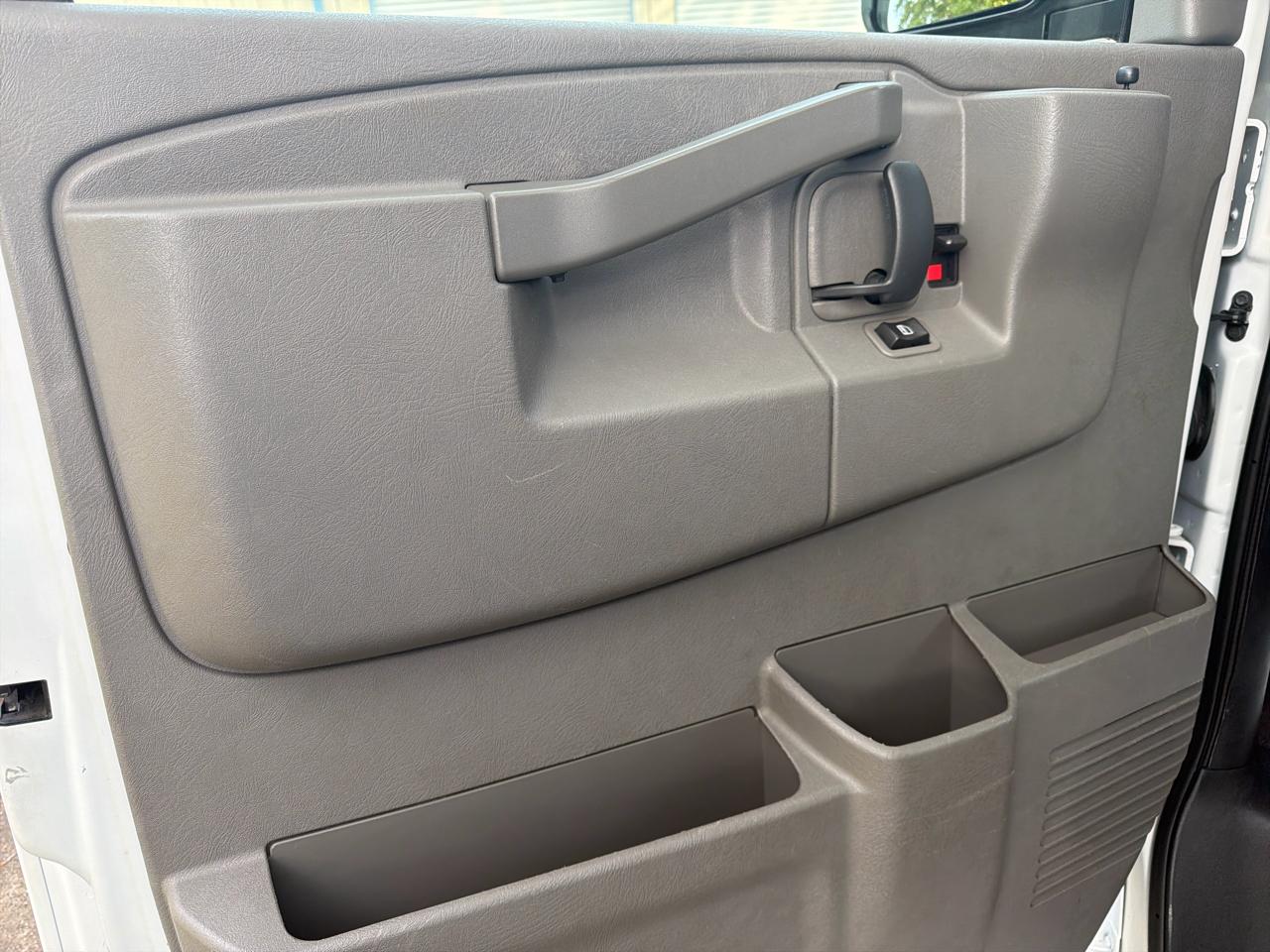 Chevrolet Express Passenger RWD 3500 155" LT 2019