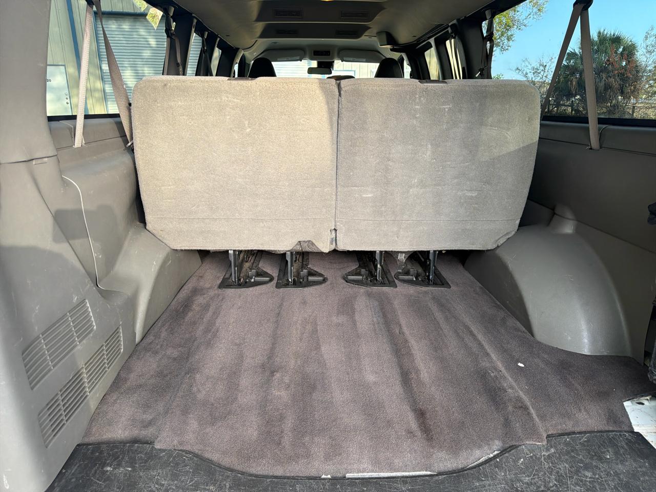 Chevrolet Express Passenger RWD 3500 155" LT 2019