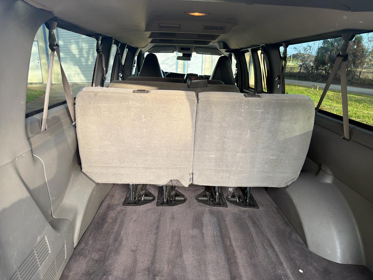 Chevrolet Express Passenger RWD 3500 155" LT 2019