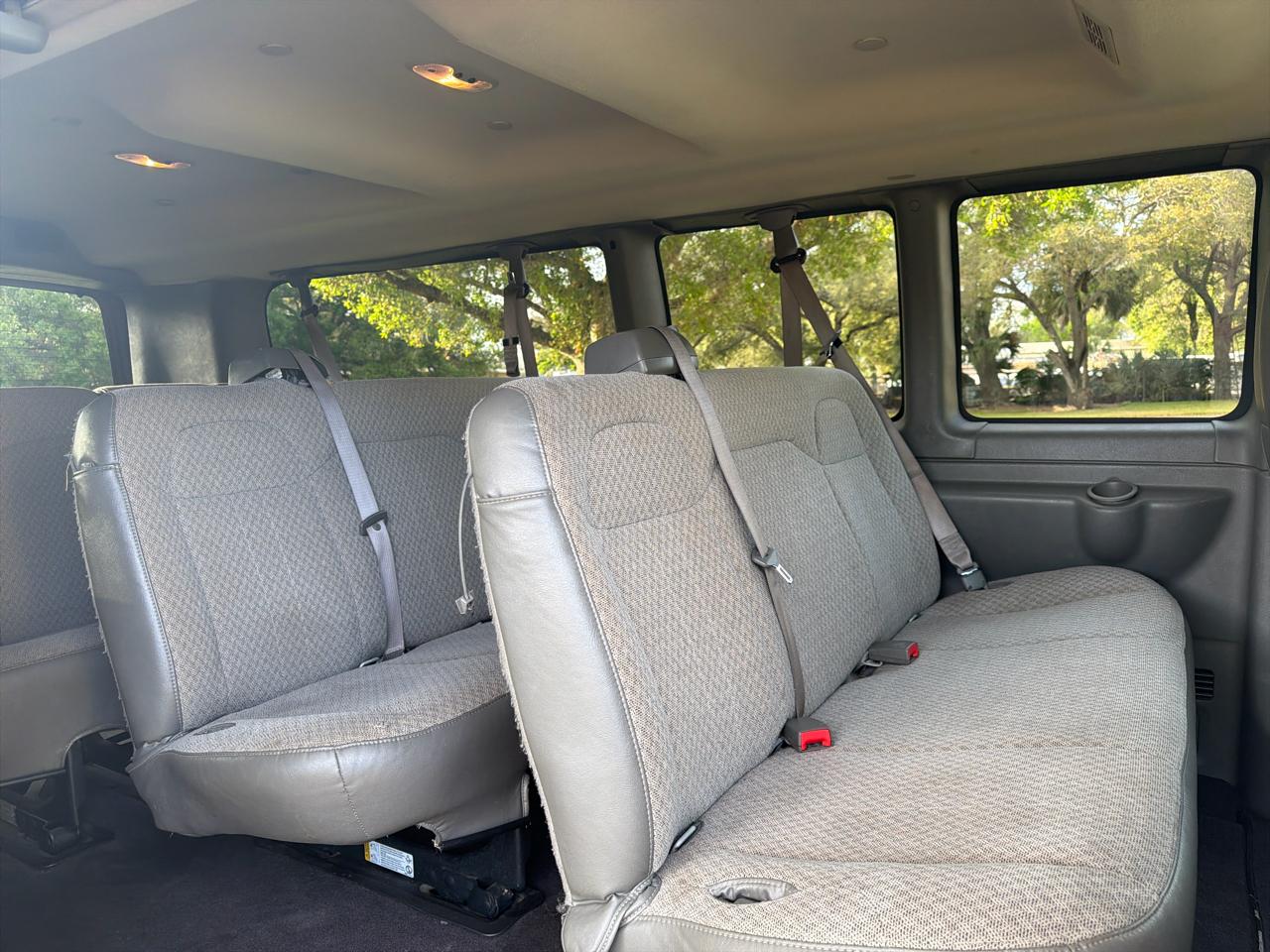 Chevrolet Express Passenger RWD 3500 155" LT 2019