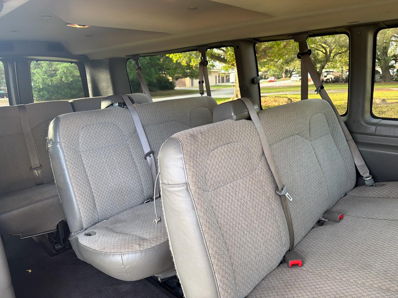 Chevrolet Express Passenger RWD 3500 155" LT 2019