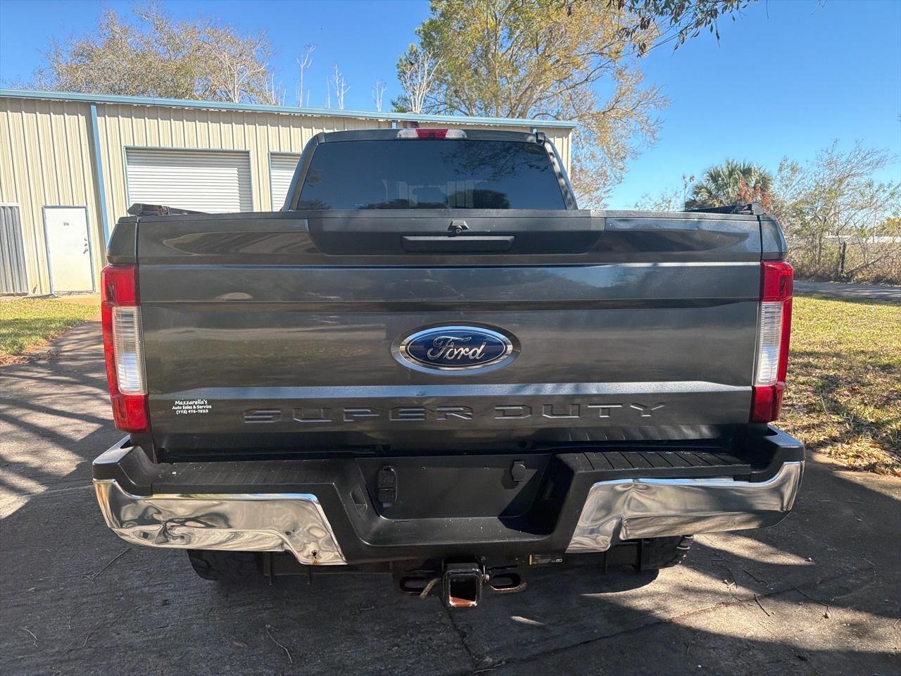 Ford Super Duty F-350 SRW XL 4WD Crew Cab 8' Box 2017