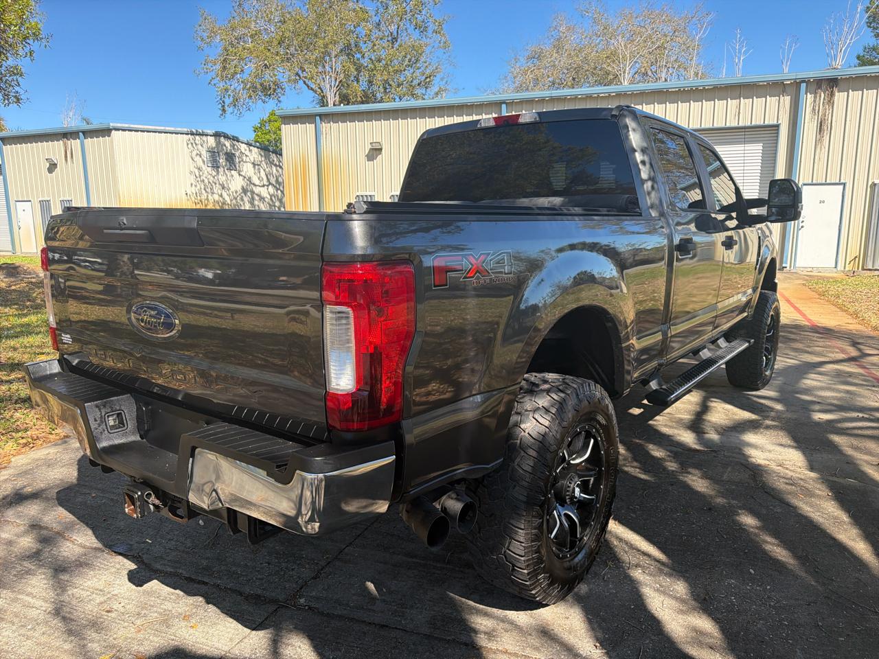 Ford Super Duty F-350 SRW XL 4WD Crew Cab 8' Box 2017