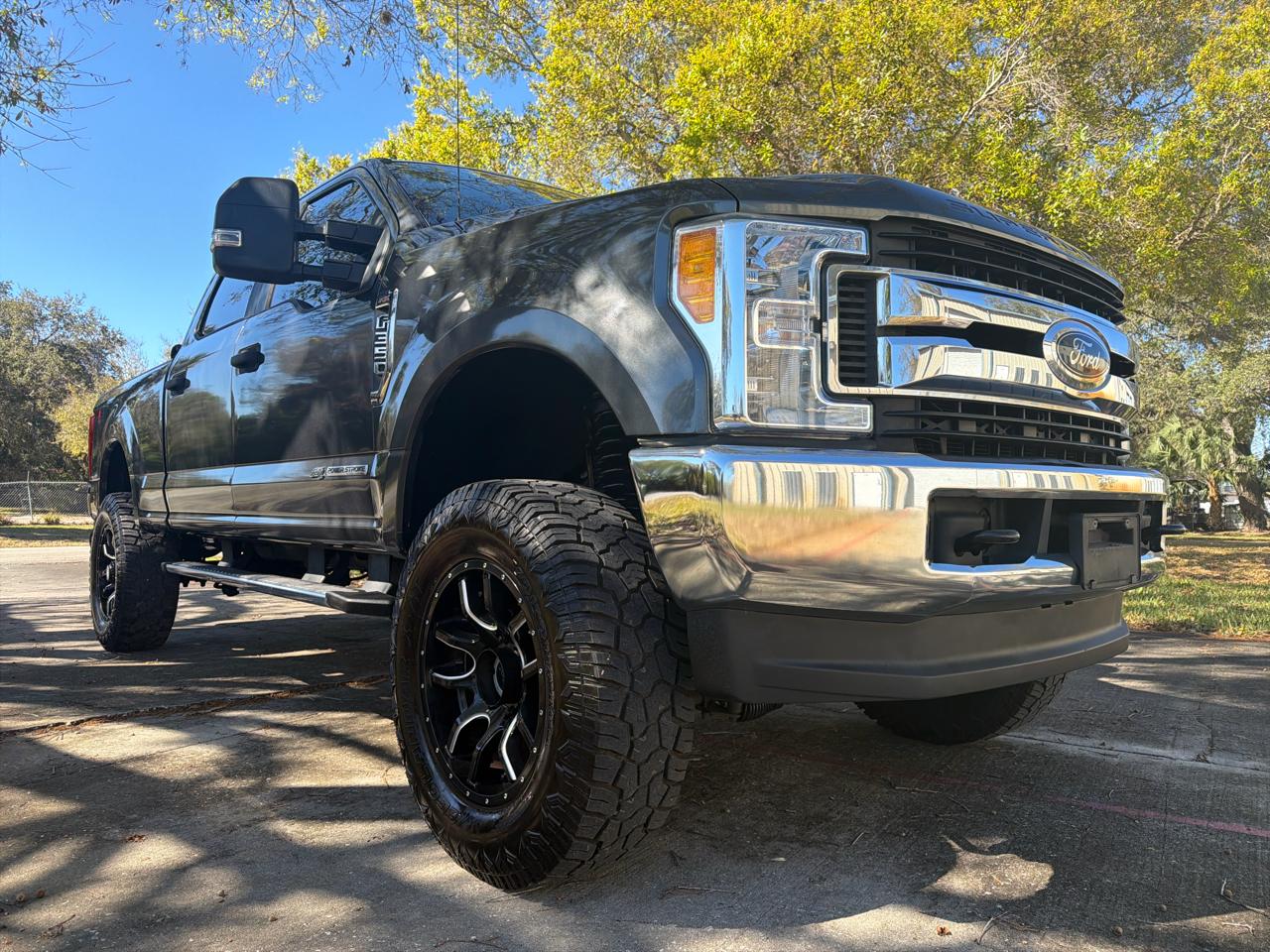 Ford Super Duty F-350 SRW XL 4WD Crew Cab 8' Box 2017