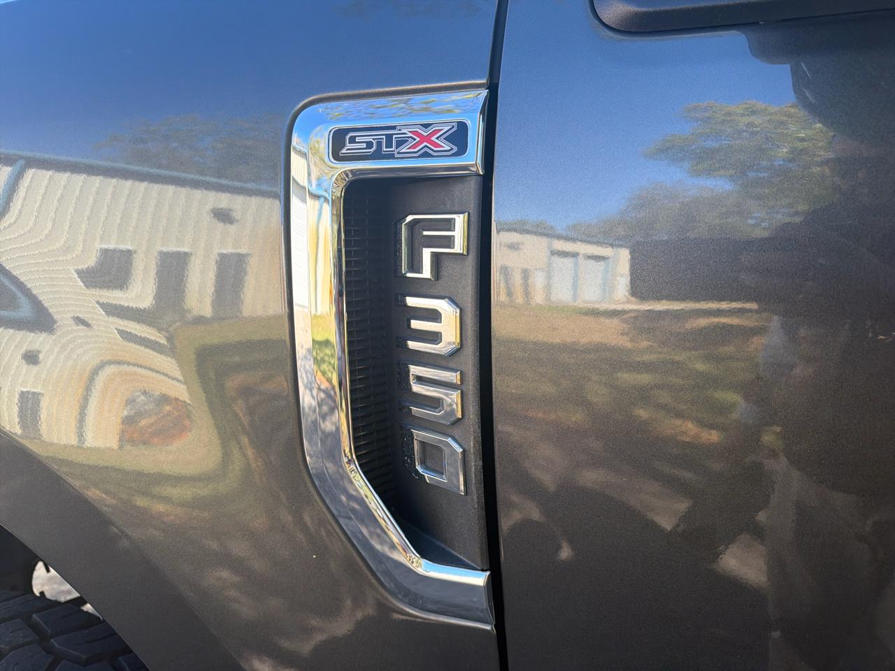 Ford Super Duty F-350 SRW XL 4WD Crew Cab 8' Box 2017