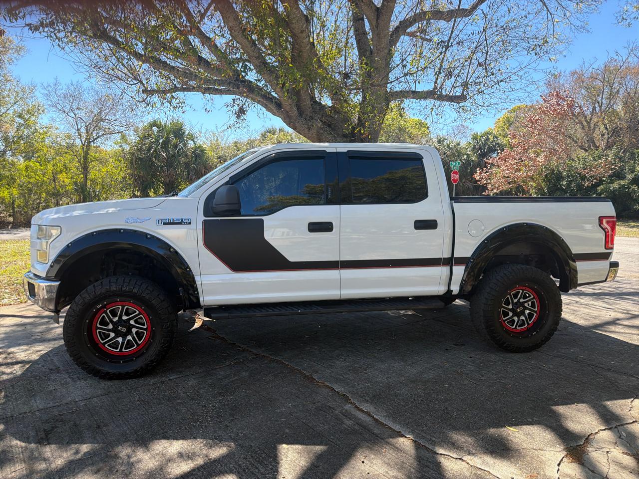 Ford F-150 2WD SuperCrew 150" XLT 2016
