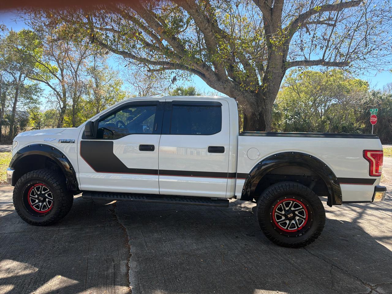 Ford F-150 2WD SuperCrew 150" XLT 2016