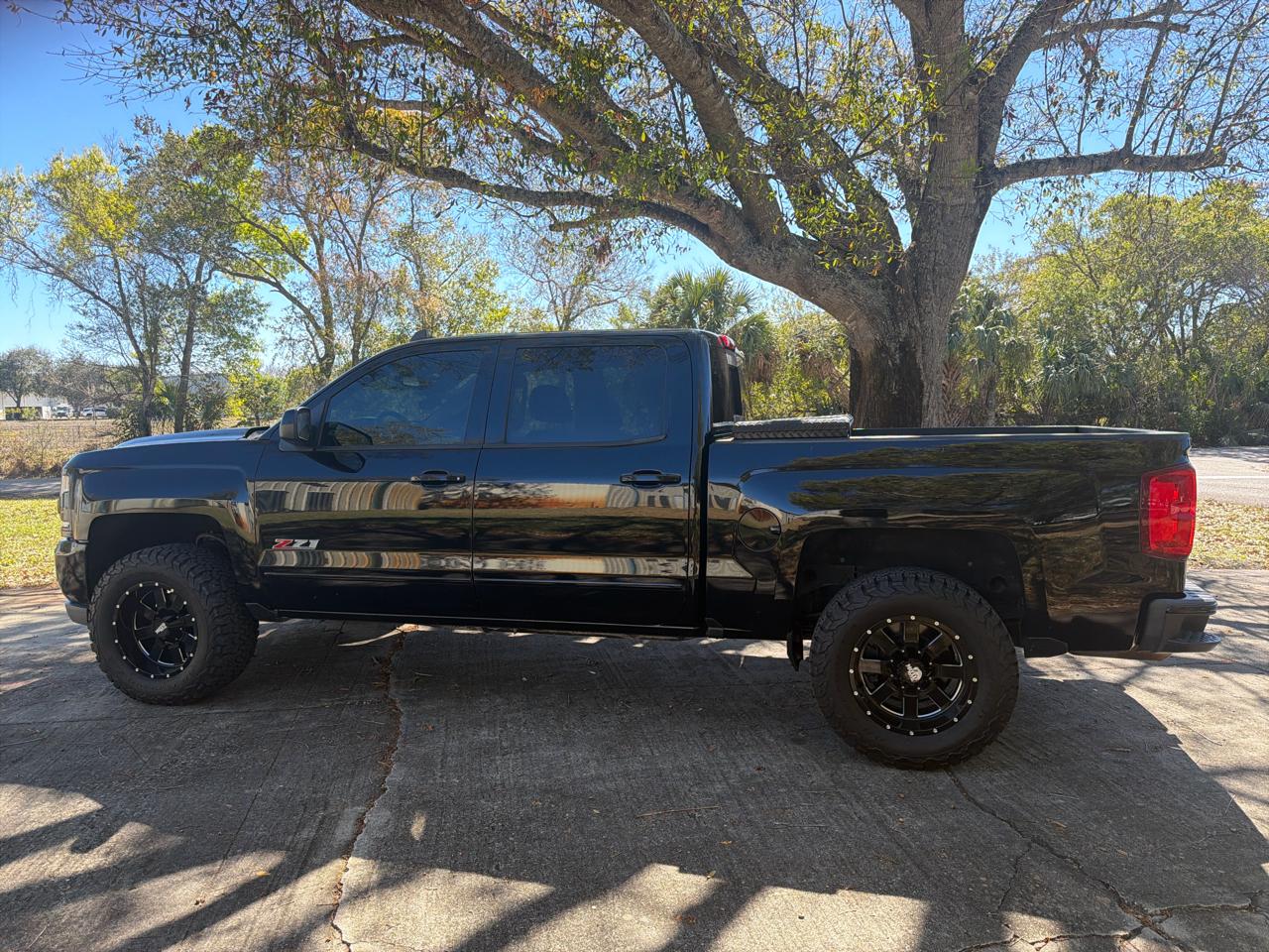 Chevrolet Silverado 1500 4WD Crew Cab 143.5" LTZ w/2LZ 2018