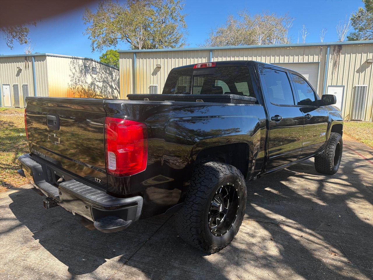 Chevrolet Silverado 1500 4WD Crew Cab 143.5" LTZ w/2LZ 2018