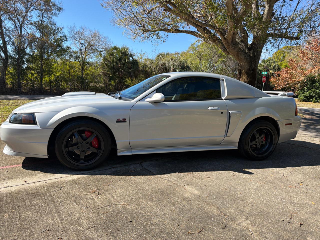 Ford Mustang 2dr Cpe GT Deluxe 2002