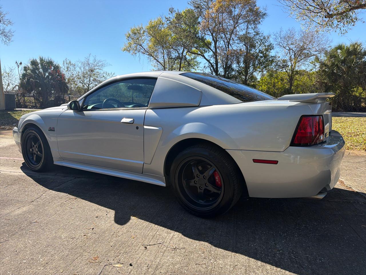 Ford Mustang 2dr Cpe GT Deluxe 2002
