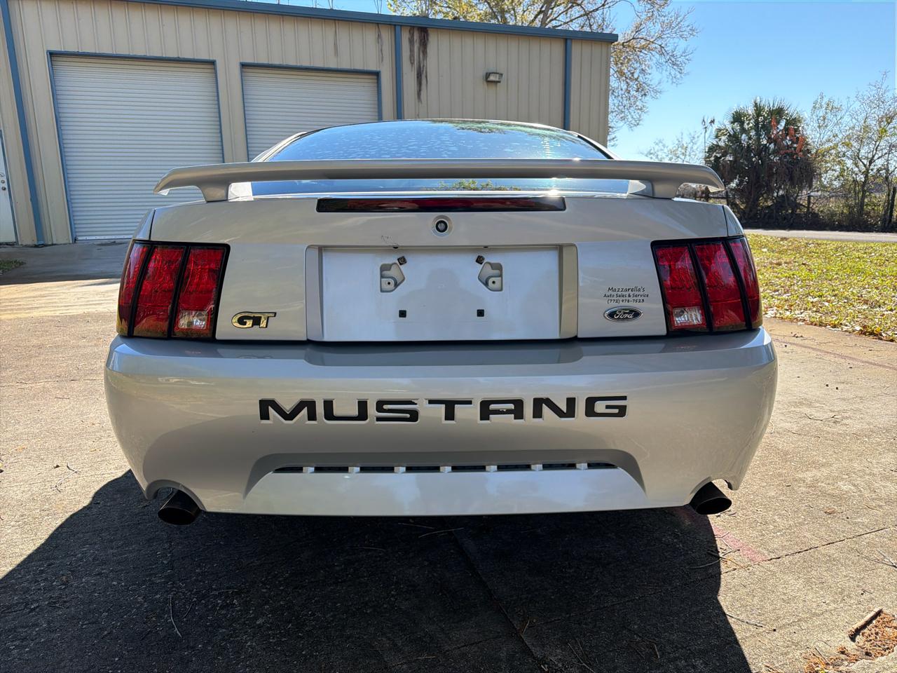 Ford Mustang 2dr Cpe GT Deluxe 2002