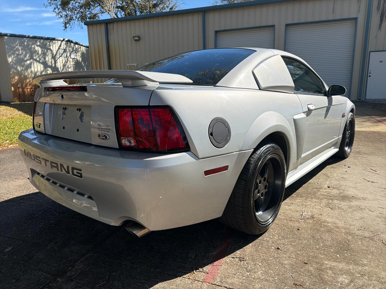 Ford Mustang 2dr Cpe GT Deluxe 2002
